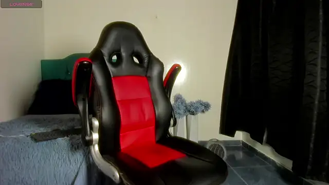 estebanlobo- online show from January 2025 05:26:01 PM