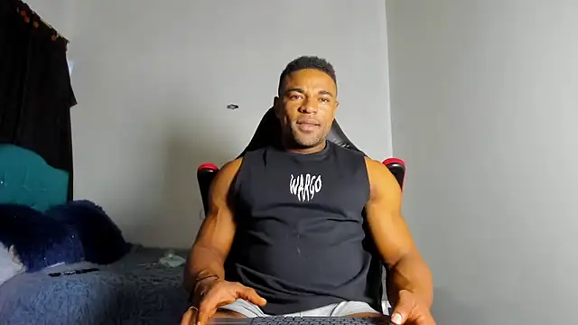 estebanlobo- online show from November 2025 09:20:01 PM