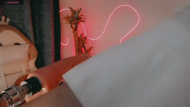 Queen Deepthroat online show from February 2026 11:39:02 PM