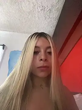 CristalGmez online show from November 2025 04:51:01 PM