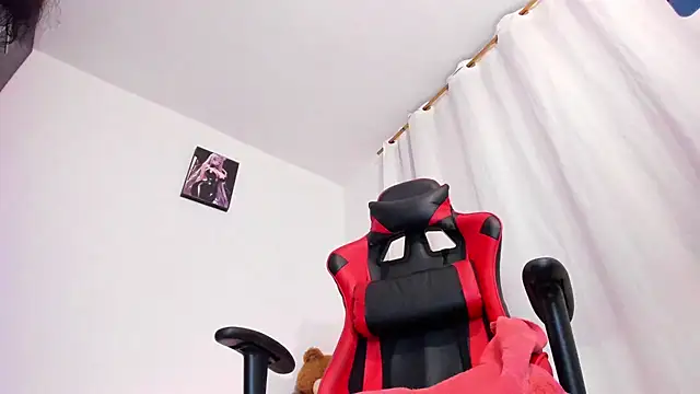 Snapshot of daarklover chatting on February 2025 04:08:02 AM daarklover online show from February 2025 04:08:02 AM