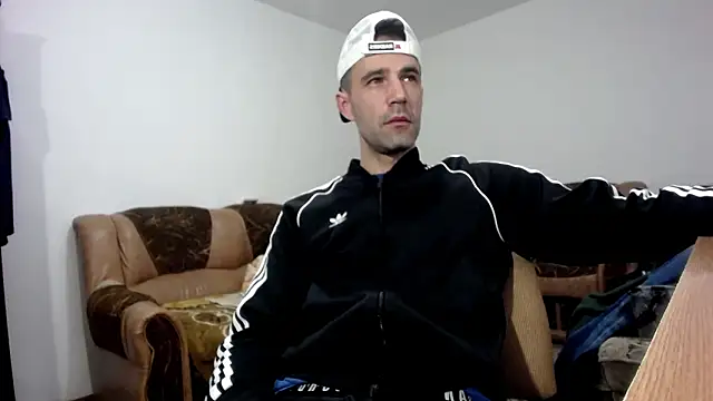 I like older menn online show from February 2026 06:10:02 AM