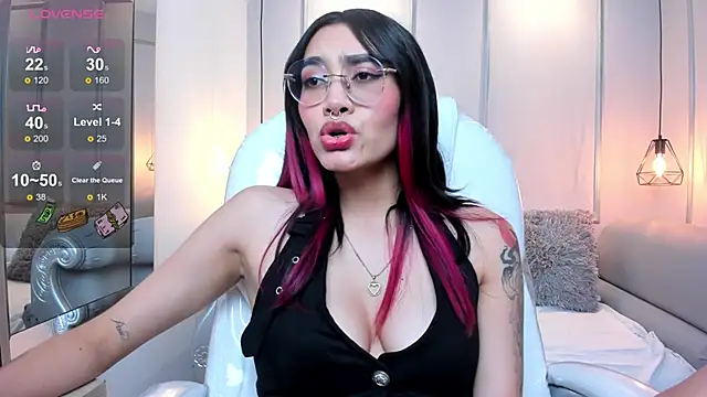 AzuraKindong online show from January 2025 10:16:02 PM