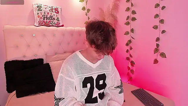 Tomy Rox online show from December 2025 04:43:01 AM