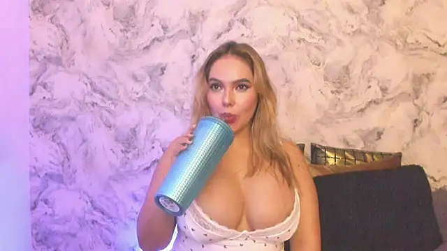 andrea indira20 online show from February 2025 04:38:02 AM