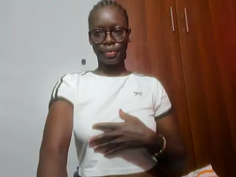 Snapshot of afro_pop chatting on January 2025 05:31:01 AM afro pop online show from January 2025 05:31:01 AM