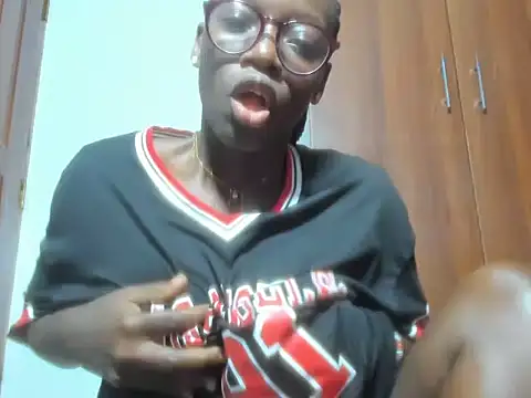 Snapshot of afro_pop chatting on January 2025 12:33:01 AM afro pop online show from January 2025 12:33:01 AM
