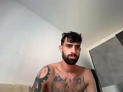 hugoprada online show from August 2026 11:24:02 AM
