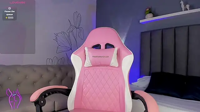 atenea jones online show from October 2025 08:40:02 PM