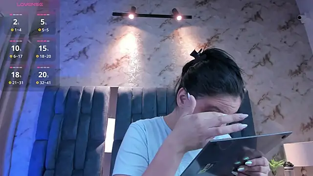 Arii Vga online show from November 2025 05:10:02 AM