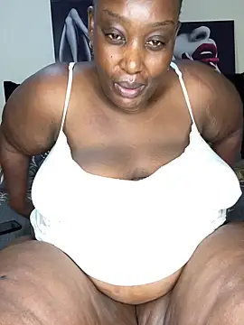 Snapshot of MsWhiteChocolatte chatting on February 2025 10:06:02 AM MsWhiteChocolatte online show from February 2025 10:06:02 AM