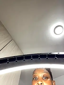 Snapshot of MsWhiteChocolatte chatting on November 2025 09:37:02 AM MsWhiteChocolatte online show from November 2025 09:37:02 AM