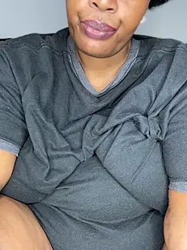 MsWhiteChocolatte online show from April 2026 05:21:02 PM