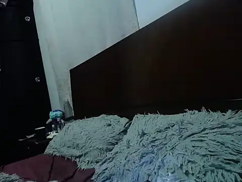 Laura martin  online show from April 2026 07:13:02 AM