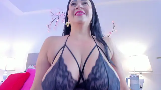 Snapshot of sophie-newton chatting on September 2025 12:43:02 PM sophie-newton online show from September 2025 12:43:02 PM