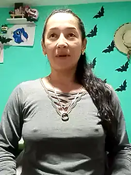 emilypoppy3 online show from February 2025 03:08:01 PM