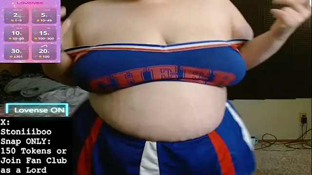 Stoniiiboo online show from December 2025 02:33:01 PM