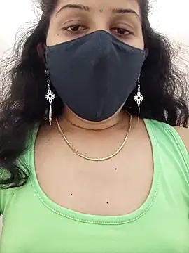 Snapshot of Angleannie chatting on November 2025 04:20:02 PM Angleannie online show from November 2025 04:20:02 PM