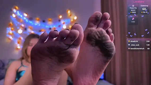 Femdom Lola online show from December 2024 08:44:01 PM