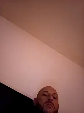 Guitccch online show from April 2026 06:16:02 AM