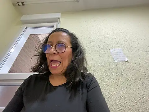 sweeviolet online show from February 2025 01:43:01 PM