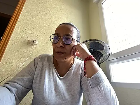 sweeviolet online show from February 2025 11:43:01 AM