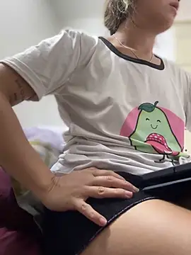 Snapshot of Mila_Morgan chatting on March 2025 05:07:02 PM Mila Morgan online show from March 2025 05:07:02 PM