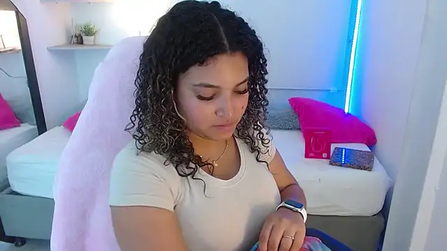 Julia Boobs online show from September 2025 12:31:02 PM