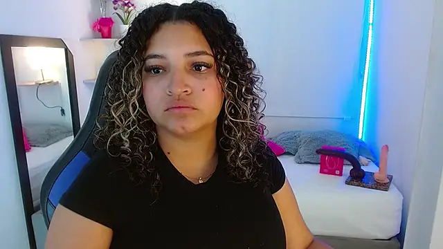Julia Boobs online show from October 2025 12:25:01 PM