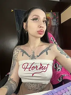 Snapshot of Molly__Moon chatting on January 2026 05:22:01 AM Molly Moon online show from January 2026 05:22:01 AM