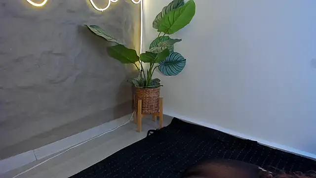 Isa  Blanc online show from January 2025 03:20:01 AM