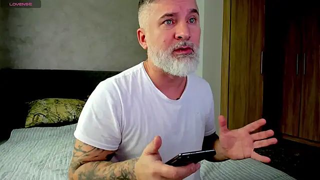 Snapshot of BlowMyXXL chatting on February 2025 10:35:02 AM BlowMyXXL online show from February 2025 10:35:02 AM