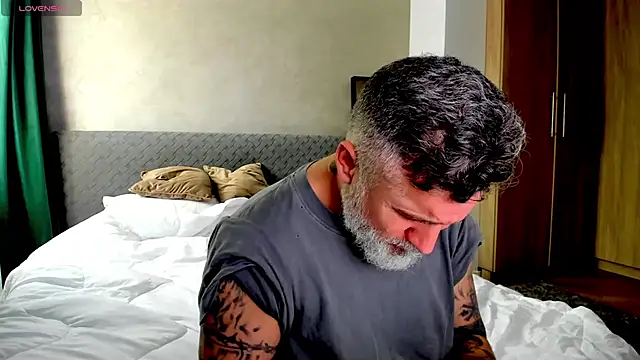 Snapshot of BlowMyXXL chatting on February 2025 01:51:01 PM BlowMyXXL online show from February 2025 01:51:01 PM