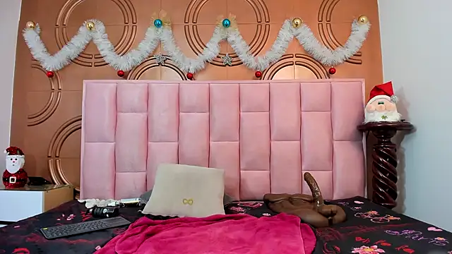 Snapshot of emmily_keller19 chatting on December 2024 04:21:01 PM emmily keller19 online show from December 2024 04:21:01 PM