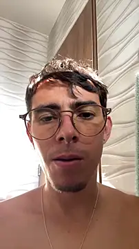 MauroD17 online show from April 2026 09:50:01 PM