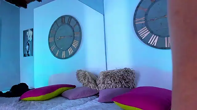 Mike 0233  online show from December 2024 07:03:01 AM