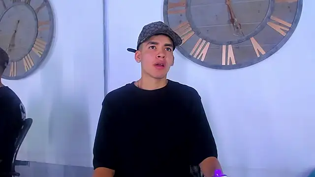 Mike 0233  online show from January 2025 08:33:01 AM