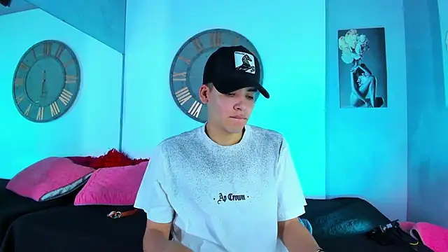 Mike 0233  online show from January 2025 04:21:01 AM