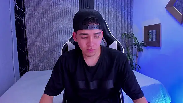 Mike 0233  online show from October 2025 04:23:02 AM