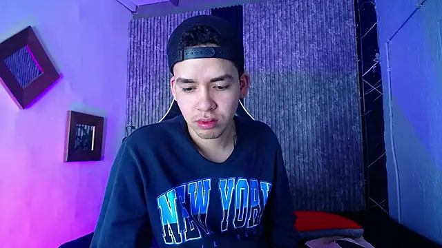 Mike 0233  online show from February 2026 04:20:02 AM