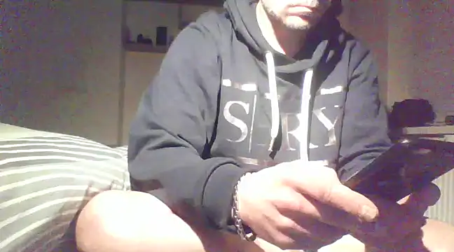 Snapshot of Franc113 chatting on March 2025 10:06:01 PM Franc113 online show from March 2025 10:06:01 PM