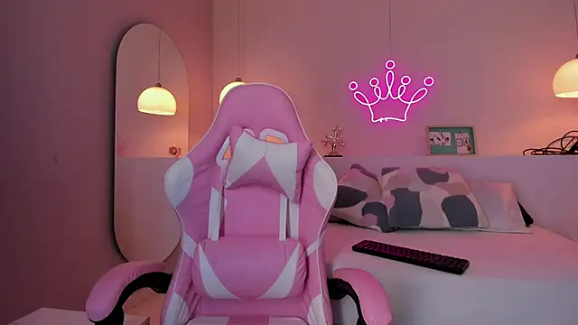 violeth hill online show from February 2025 08:26:02 PM