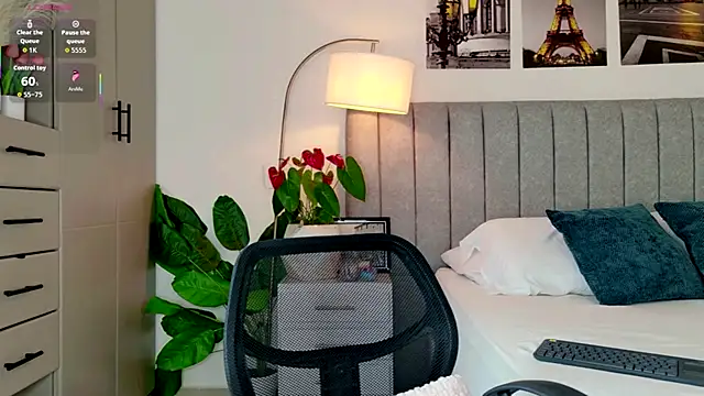 caralella online show from April 2026 08:17:01 PM