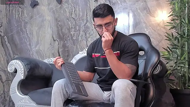 Liam Kleiin online show from March 2025 11:28:01 AM