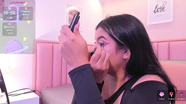 taylor cupper online show from November 2025 09:00:02 PM