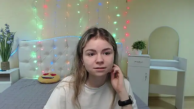 TinaRedly online show from January 2025 12:57:02 AM