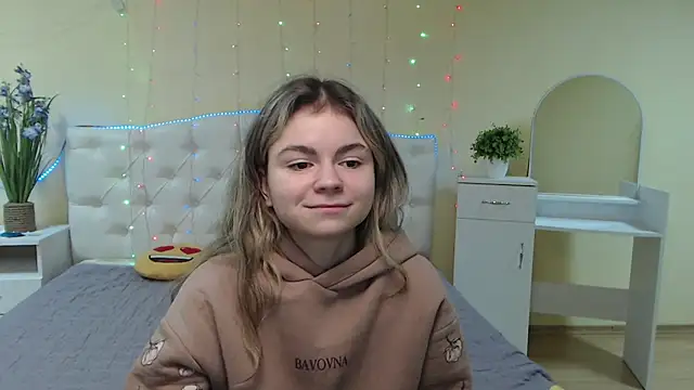 TinaRedly online show from January 2025 03:59:01 AM