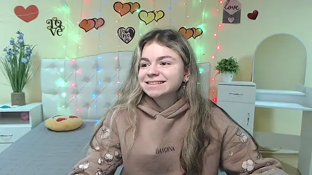 TinaRedly online show from February 2025 09:41:02 PM