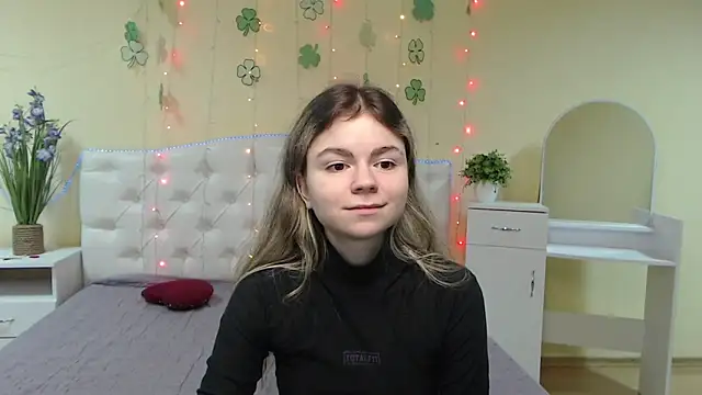 TinaRedly online show from March 2025 01:57:02 AM