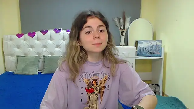 TinaRedly online show from September 2025 05:45:01 PM